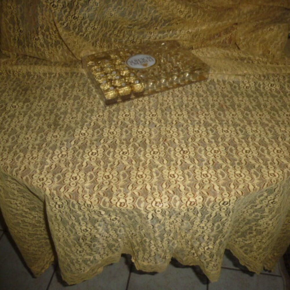 Holiday-Ready Golden Lace Rectangular Tablecloth ✨ Vintage